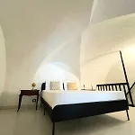 May'S Apartment