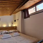 Siculi Central Apartment