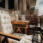 Green Leaves Apartment
