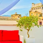 Meetup On The Terrace View With Private Parking