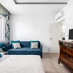 Appartamento In Villa Con Piscina Privata