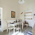 Lara'S House Gallery