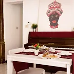 La Casa Del Moro