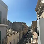 Kalsa'S House Noto