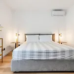 Piazza Indipendenza Loft & Rooms