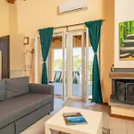 Tuccios Villa