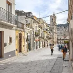 2 Bedroom Nice Apartment In Chiaramonte Gulfi