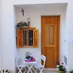 Residenza Ronna Razia