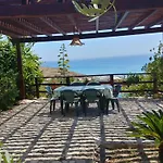 Giallonardomare-Villa Con Piscina