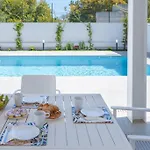 Villatale With Private Swimming Pool. Within Walking Distance Of The Beach.