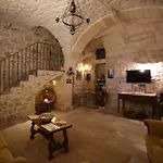 Si-Moutique, Le Case-Grotte Degli Avi 2