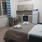 Da Pina E Lu