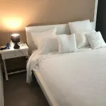 Room Mondello 5