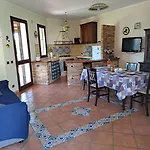 Tusa Appartavilla Residence Le Case Del Sole Campofelice Di Roccella