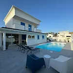 Onda Bianca Luxury Apartments