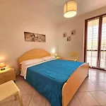 Helle Editerrane Villa Mit Terrasse Und Garten Nur 50 Meter Vom Meer Entfern