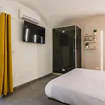 Cutrone Romantic Apartments By Wonderful Italy