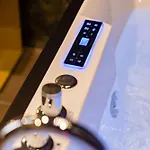 Gold Boutique Suite & Spa