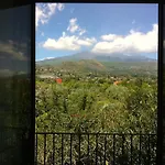 Villa Bonaccorso - Antica E Maestosa Villa Con Piscina Ai Piedi Dell'Etna
