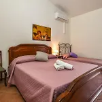 4 Bedroom Stunning Home In Trappeto