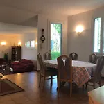 Villa Volpe - Free Wifi & Private Parking