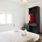Beachside Rooms & Suites