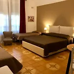 Gli Artisti Apartments & Rooms