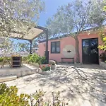 Dependance In Villa Con Piscina