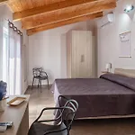 Tredici Guest House