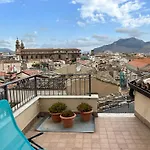 Casa Design Con Terrazzo In Centro Storico