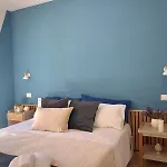 Charming & Bright Home Near The Beach