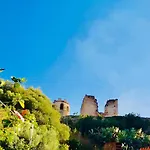 Fra Mare E Collina Nella Quiete Del Borgo