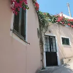 Cedar House, Canneto