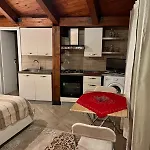 ***** La Casa Di Gio
