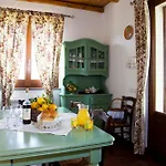 Agriturismo Le Case Di Civi