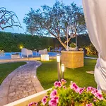 Luxury Villa At Pozzallo At 390 Meters About From The Beach With Private Swimming Pool