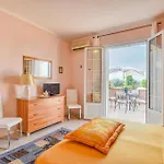 Amazing Home In Siracusa With Wifi