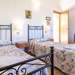 5 Bedroom Beautiful Home In Noto