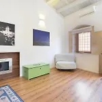 La Casa Dei Giarrentini