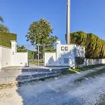 Gorgeous Apartment In Comiso With Kitchen