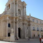 1 Bedroom Cozy Apartment In Siracusa