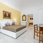 La Dimora Dei Mille - Roomy Apartment With Terrace
