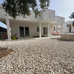 White Houses Luxury And Pool