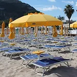 Alessi Design Suite Tra Centro E Mare