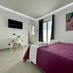 Pizzuco Holiday Rooms