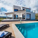 Villa Rocchi Livreri By Interhome