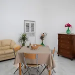Jona'S Home