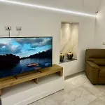 Leonardo Sicilian Casa 2