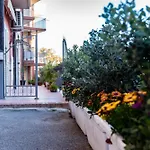 Le Dimore Di Ulisse A Gela - Casa Vacanza B&B - La Nave Greca