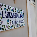 La Piazzetta A Mare Holiday House